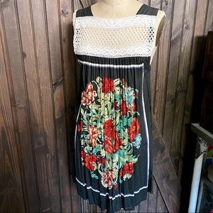 Free People Floral Dress with Lace Bodice Detail Size Small